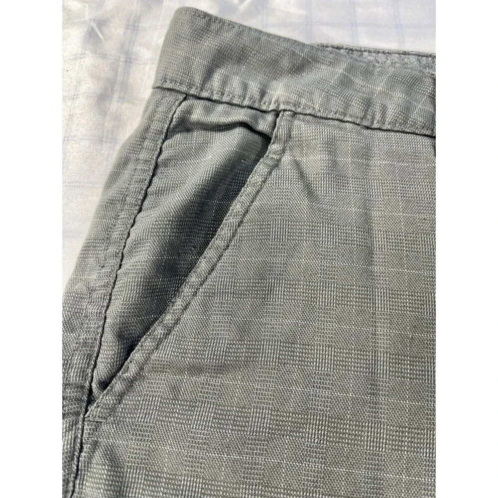 Hang Ten Men’s Gray Plaid Flat Front Walk Shorts Size 36 Modern Fit Hybrid